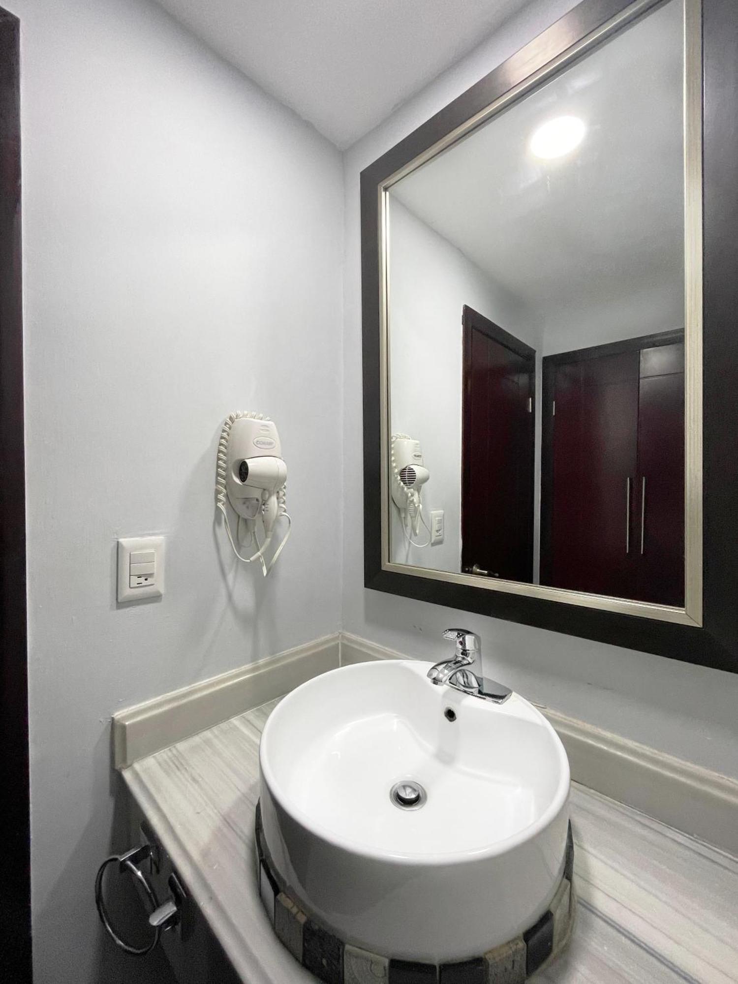 Landmark Suites By Balderrama Hotel Collection ลอสโมชิส ภายนอก รูปภาพ